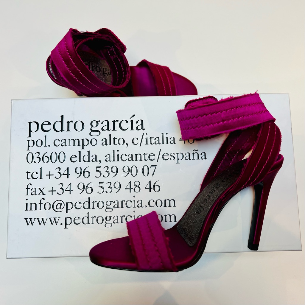 Pedro Garcia High Heeled Frayed Satin Sandal (Catalina In Orchid). Size 37.